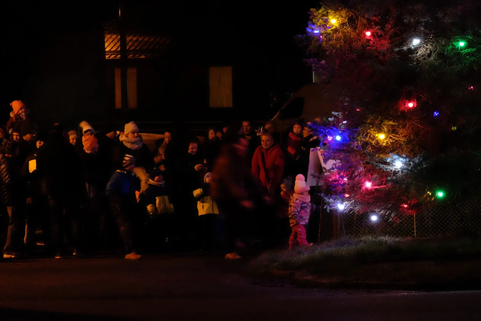 Rozsvícení vánočního stromku v Chrášťanech